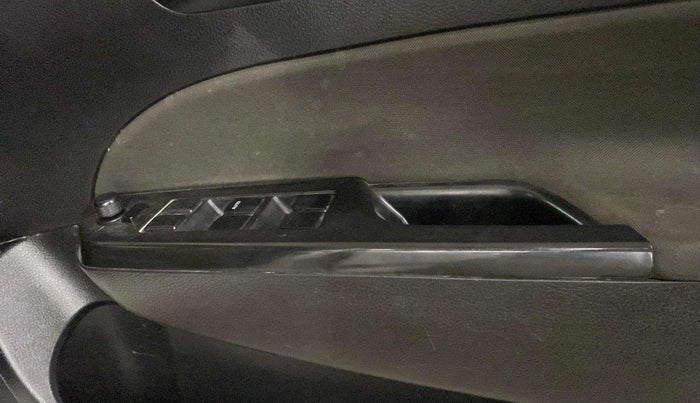 2015 Maruti Swift VXI GLORY EDITION, Petrol, Manual, 56,005 km, Driver Side Door Panels Control