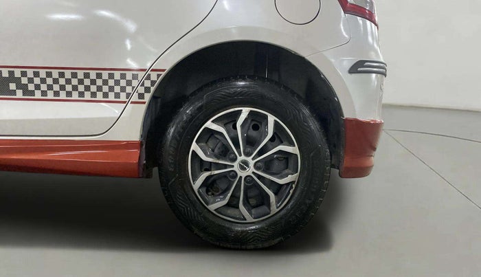 2015 Maruti Swift VXI GLORY EDITION, Petrol, Manual, 56,005 km, Left Rear Wheel