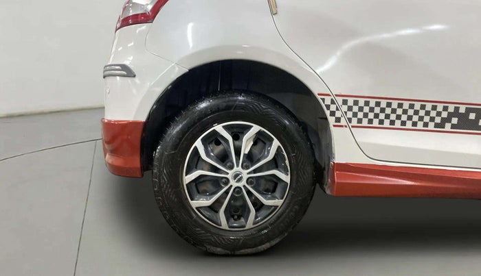 2015 Maruti Swift VXI GLORY EDITION, Petrol, Manual, 56,005 km, Right Rear Wheel