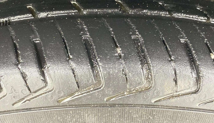2018 Renault Kwid RXT 1.0 AMT (O), Petrol, Automatic, 35,080 km, Left Front Tyre Tread