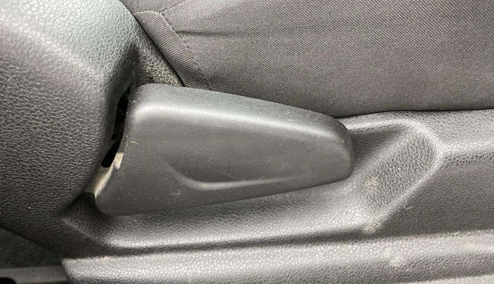 2018 Renault Kwid RXT 1.0 AMT (O), Petrol, Automatic, 35,080 km, Driver Side Adjustment Panel