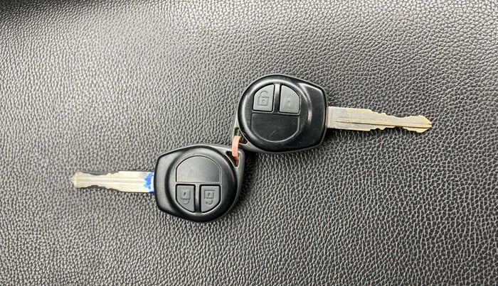 2017 Maruti Swift VXI O, Petrol, Manual, 47,289 km, Key Close Up