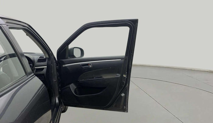 2017 Maruti Swift VXI O, Petrol, Manual, 47,289 km, RHS Front Door