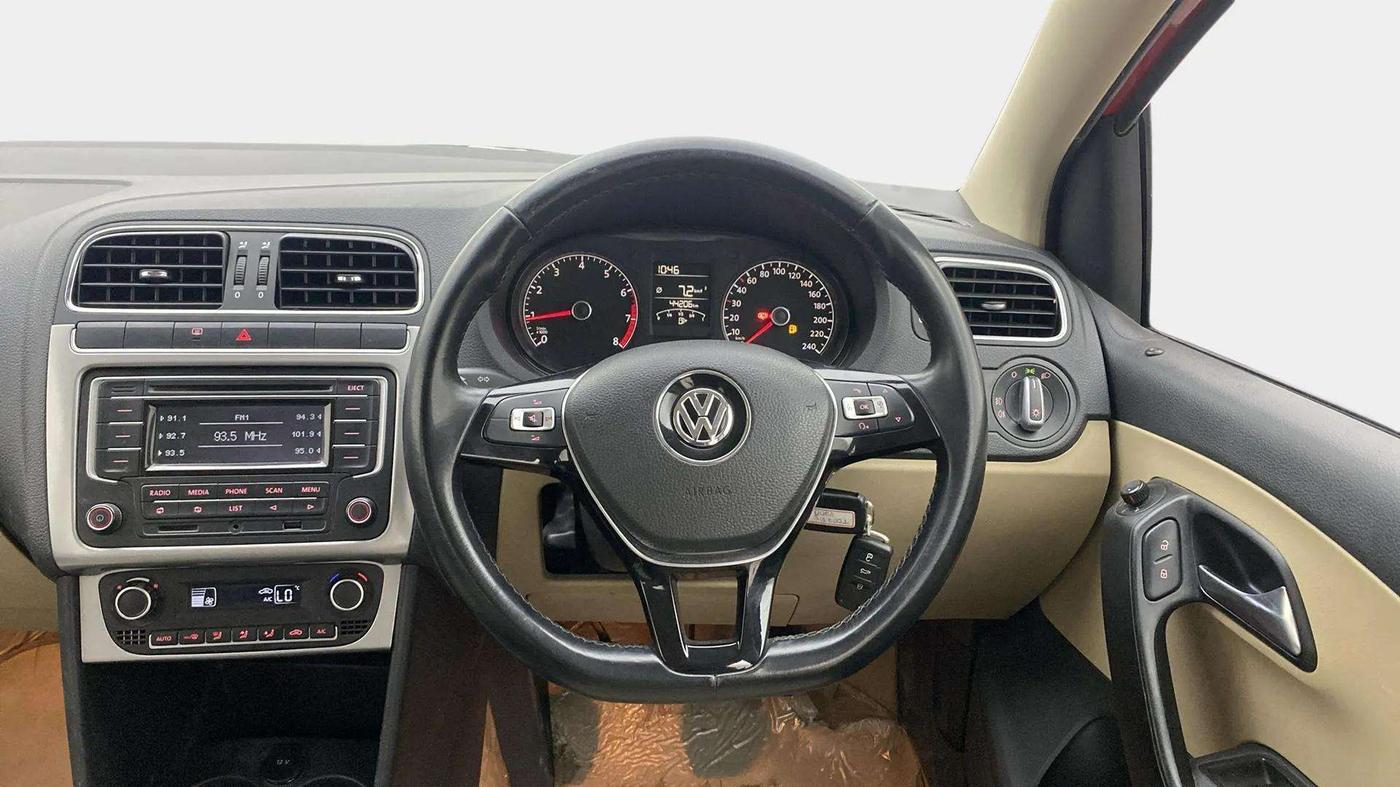 2015 Volkswagen Polo HIGHLINE1.2L, Petrol, Manual, 44,183 km, Steering Wheel Close Up