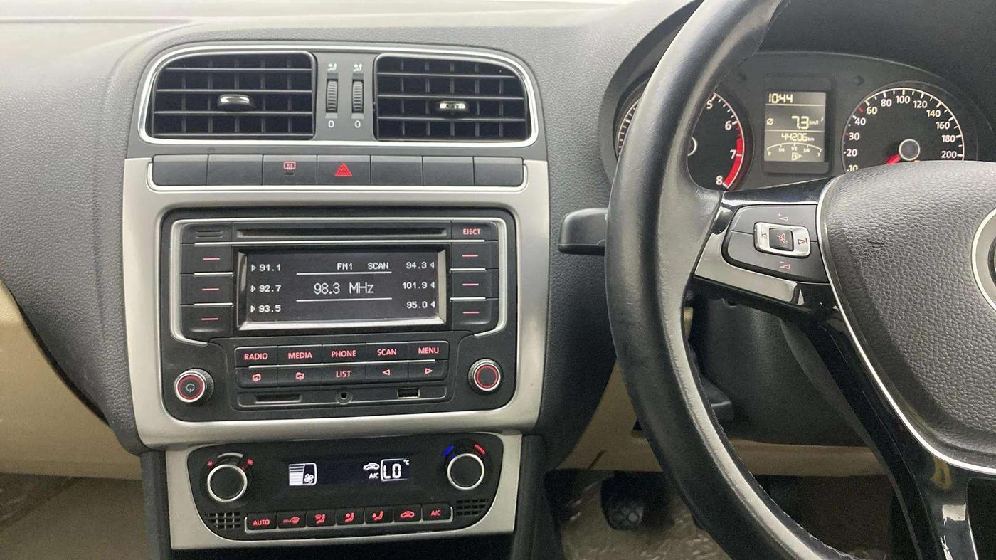 2015 Volkswagen Polo HIGHLINE1.2L, Petrol, Manual, 44,183 km, Air Conditioner