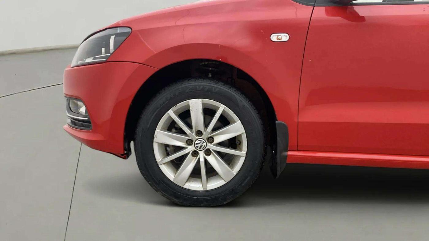 2015 Volkswagen Polo HIGHLINE1.2L, Petrol, Manual, 44,183 km, Left Front Wheel