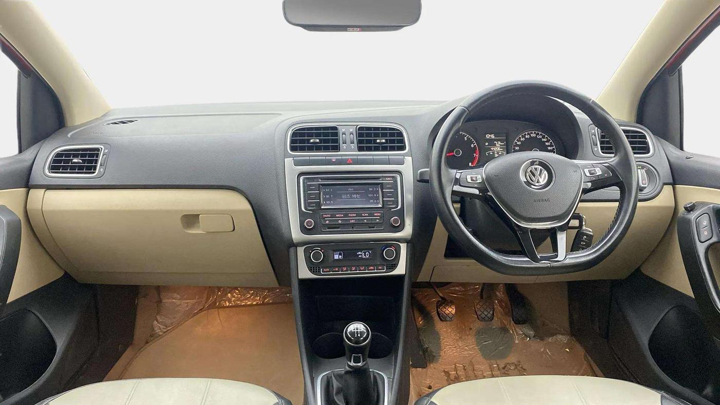 2015 Volkswagen Polo HIGHLINE1.2L, Petrol, Manual, 44,183 km, Dashboard
