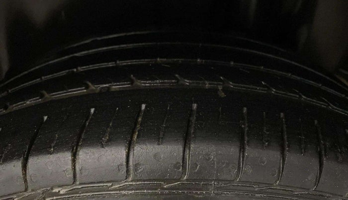 2019 Maruti Ciaz ALPHA 1.5 SHVS PETROL, Petrol, Manual, 44,906 km, Left Rear Tyre Tread