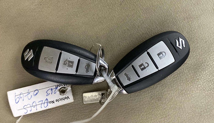2019 Maruti Ciaz ALPHA 1.5 SHVS PETROL, Petrol, Manual, 44,906 km, Key Close Up
