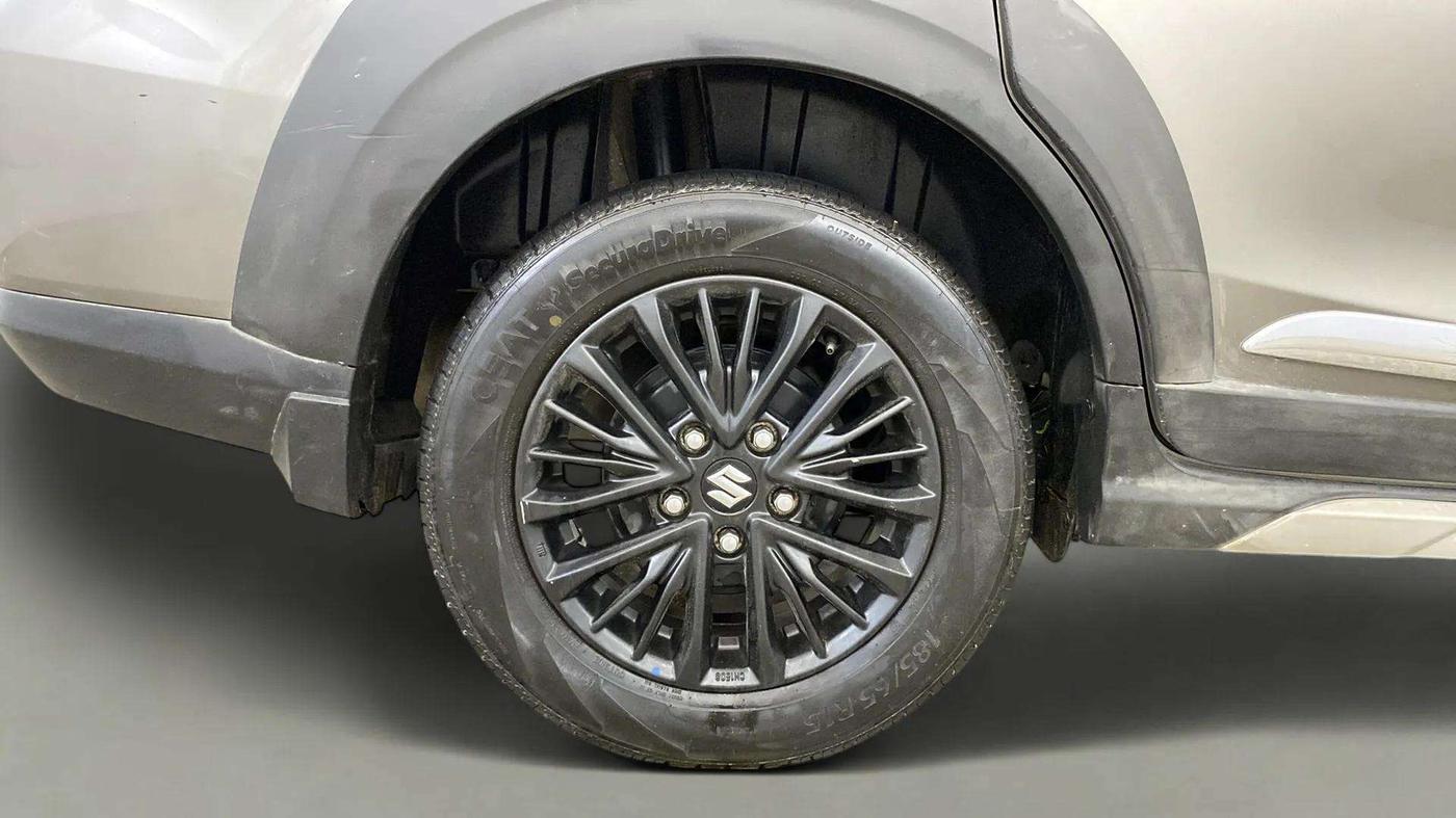 2019 Maruti XL6 ALPHA AT, Petrol, Automatic, 99,614 km, Right Rear Wheel
