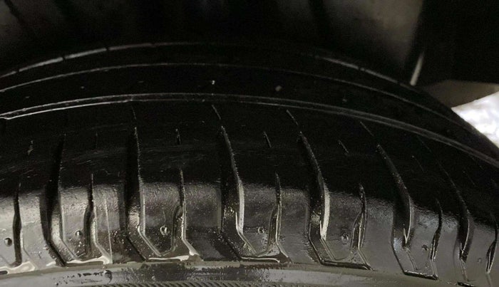 2019 Maruti XL6 ALPHA AT, Petrol, Automatic, 99,614 km, Left Rear Tyre Tread