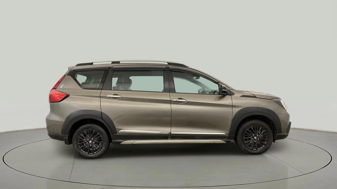 2019 Maruti XL6 ALPHA AT, Petrol, Automatic, 99,614 km, Right Side View