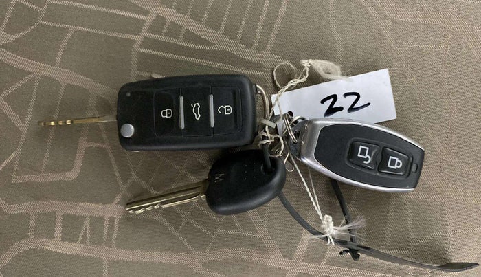 2015 Hyundai Grand i10 SPORTZ 1.2 KAPPA VTVT, CNG, Manual, 51,228 km, Key Close Up