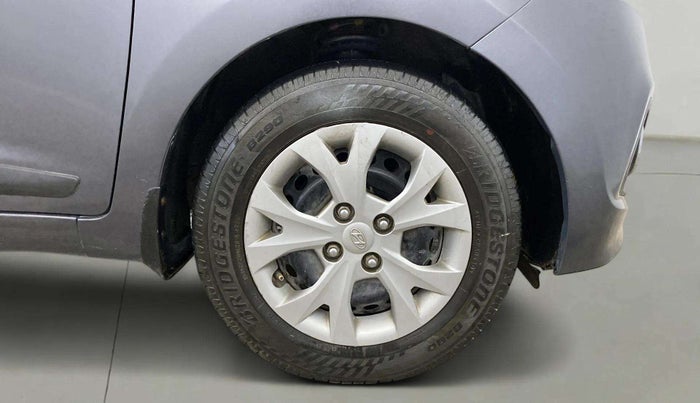 2015 Hyundai Grand i10 SPORTZ 1.2 KAPPA VTVT, CNG, Manual, 51,228 km, Right Front Wheel