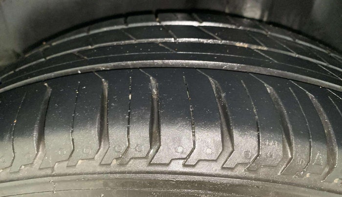 2016 Volkswagen Ameo HIGHLINE1.2L, Petrol, Manual, 87,018 km, Left Rear Tyre Tread