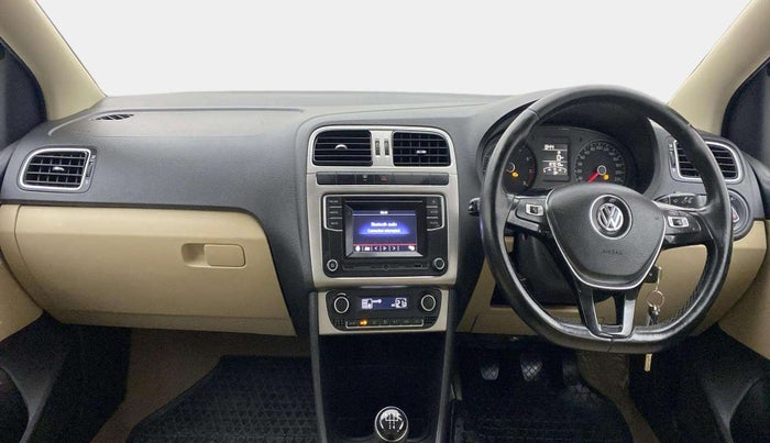 2016 Volkswagen Ameo HIGHLINE1.2L, Petrol, Manual, 87,018 km, Dashboard