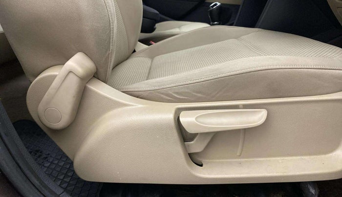 2016 Volkswagen Ameo HIGHLINE1.2L, Petrol, Manual, 87,018 km, Driver Side Adjustment Panel