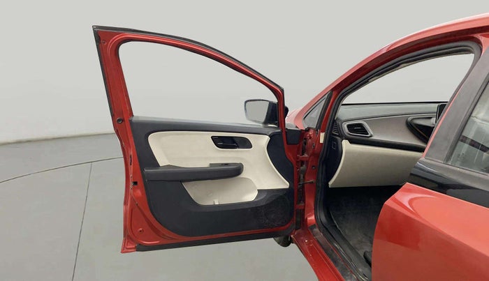 2022 Tata ALTROZ XM PLUS PETROL, Petrol, Manual, 26,138 km, LHS Front Door