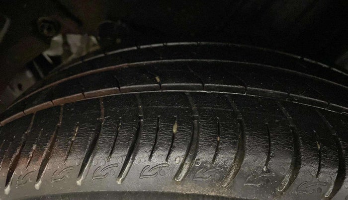 2022 Tata ALTROZ XM PLUS PETROL, Petrol, Manual, 26,138 km, Left Rear Tyre Tread
