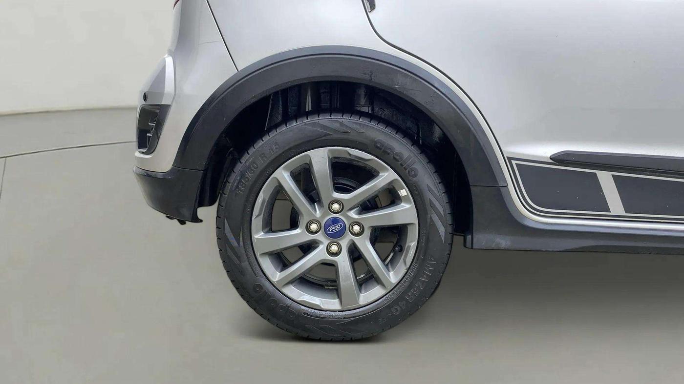 2020 Ford FREESTYLE TITANIUM 1.2 PETROL, Petrol, Manual, 72,812 km, Right Rear Wheel