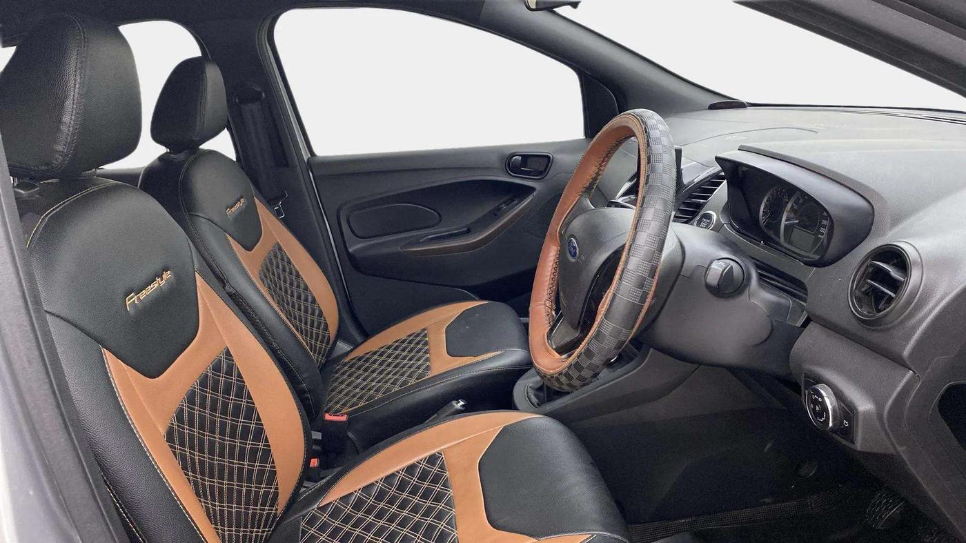 2020 Ford FREESTYLE TITANIUM 1.2 PETROL, Petrol, Manual, 72,812 km, Right Side Front Door Cabin