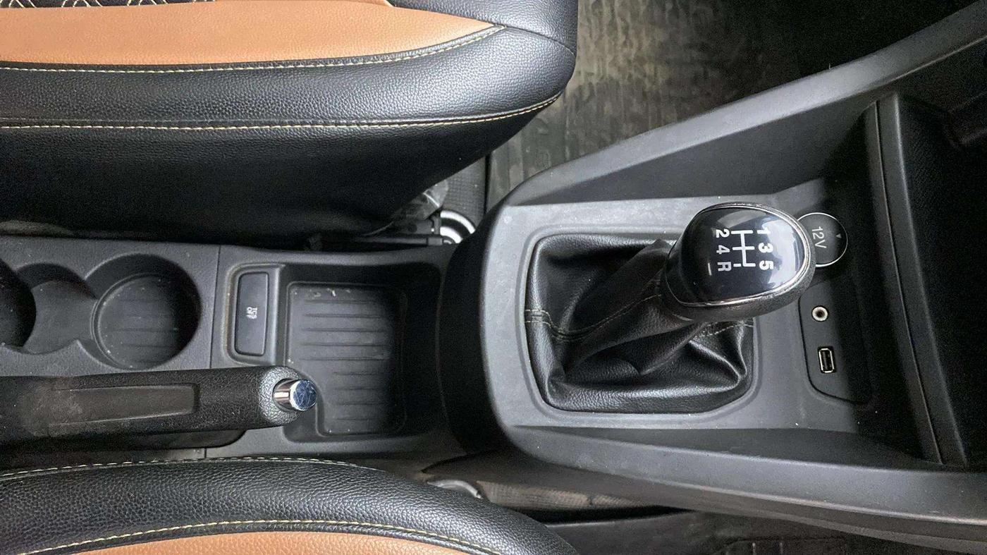 2020 Ford FREESTYLE TITANIUM 1.2 PETROL, Petrol, Manual, 72,812 km, Gear Lever
