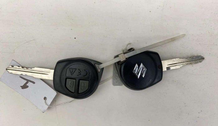 2019 Maruti Baleno DELTA PETROL 1.2, Petrol, Manual, 48,784 km, Key Close Up