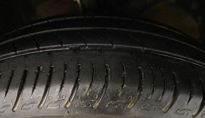 2019 Maruti Baleno DELTA PETROL 1.2, Petrol, Manual, 48,784 km, Right Rear Tyre Tread