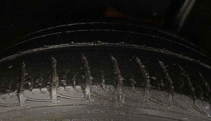 2018 Maruti Vitara Brezza VDI AMT, Diesel, Automatic, 93,575 km, Left Rear Tyre Tread