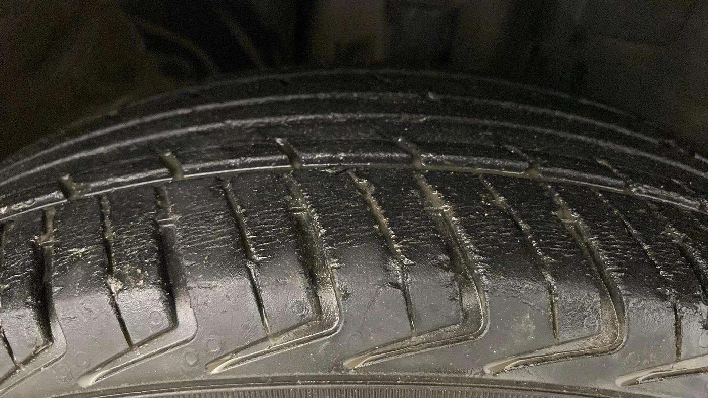 2019 Renault Kwid RXL, Petrol, Manual, 73,649 km, Right Front Tyre Tread
