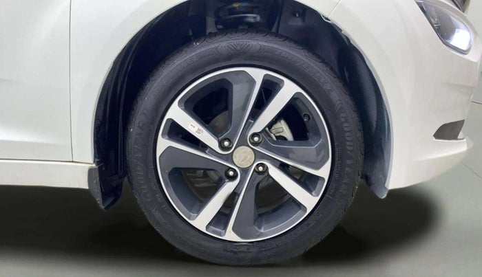 2023 Tata ALTROZ XZ + SUNROOF, Petrol, Manual, 2,194 km, Right Front Wheel