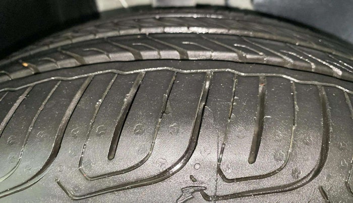 2023 Tata ALTROZ XZ + SUNROOF, Petrol, Manual, 2,194 km, Right Front Tyre Tread
