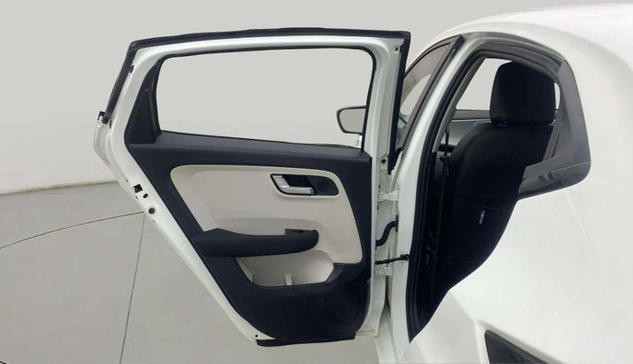 2023 Tata ALTROZ XZ + SUNROOF, Petrol, Manual, 2,194 km, LHS Rear Door