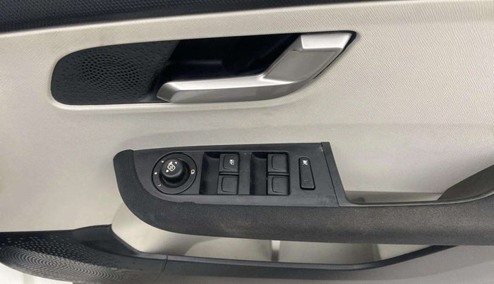2023 Tata ALTROZ XZ + SUNROOF, Petrol, Manual, 2,194 km, Driver Side Door Panels Control