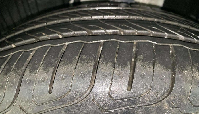 2023 Tata ALTROZ XZ + SUNROOF, Petrol, Manual, 2,194 km, Left Front Tyre Tread