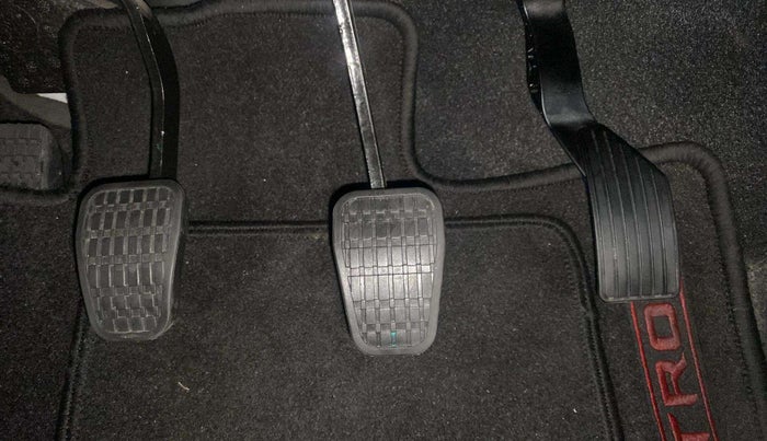 2023 Tata ALTROZ XZ + SUNROOF, Petrol, Manual, 2,194 km, Pedals