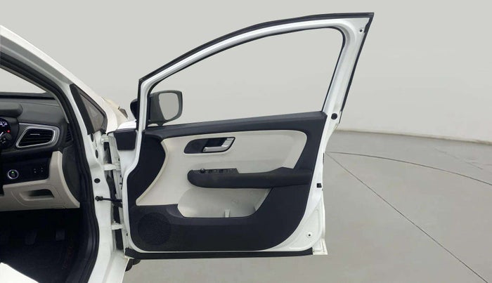2023 Tata ALTROZ XZ + SUNROOF, Petrol, Manual, 2,194 km, RHS Front Door