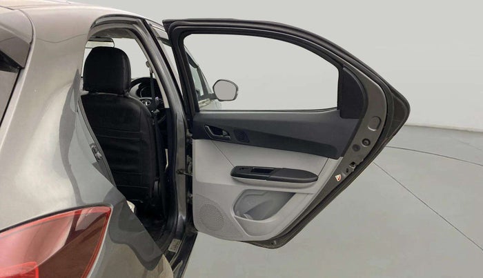 2022 Tata Tiago XT (O) PETROL, Petrol, Manual, 37,553 km, RHS Rear Door