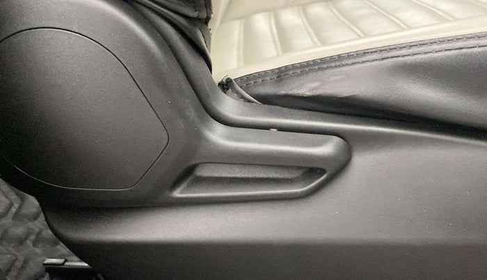 2022 Tata Tiago XT (O) PETROL, Petrol, Manual, 37,553 km, Driver Side Adjustment Panel
