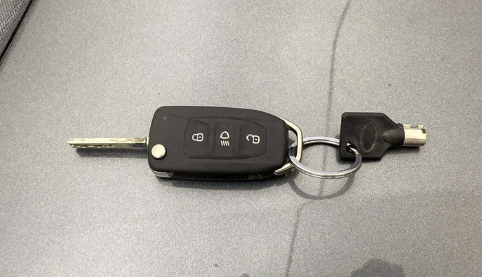 2022 Tata Tiago XT (O) PETROL, Petrol, Manual, 37,553 km, Key Close Up