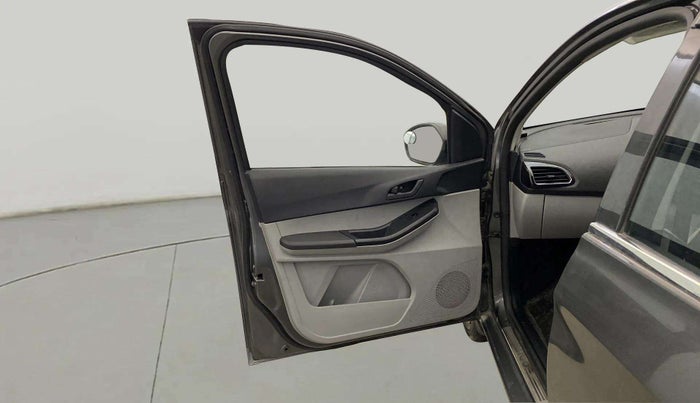 2022 Tata Tiago XT (O) PETROL, Petrol, Manual, 37,553 km, LHS Front Door