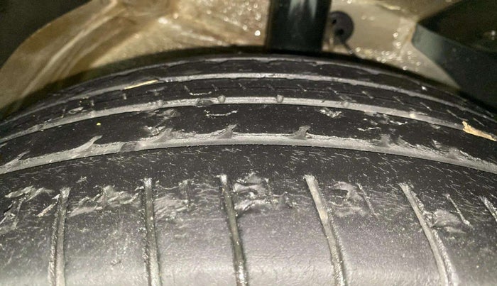 2020 MG HECTOR SHARP HYBRID 1.5 PETROL, Petrol, Manual, 39,196 km, Right Front Tyre Tread