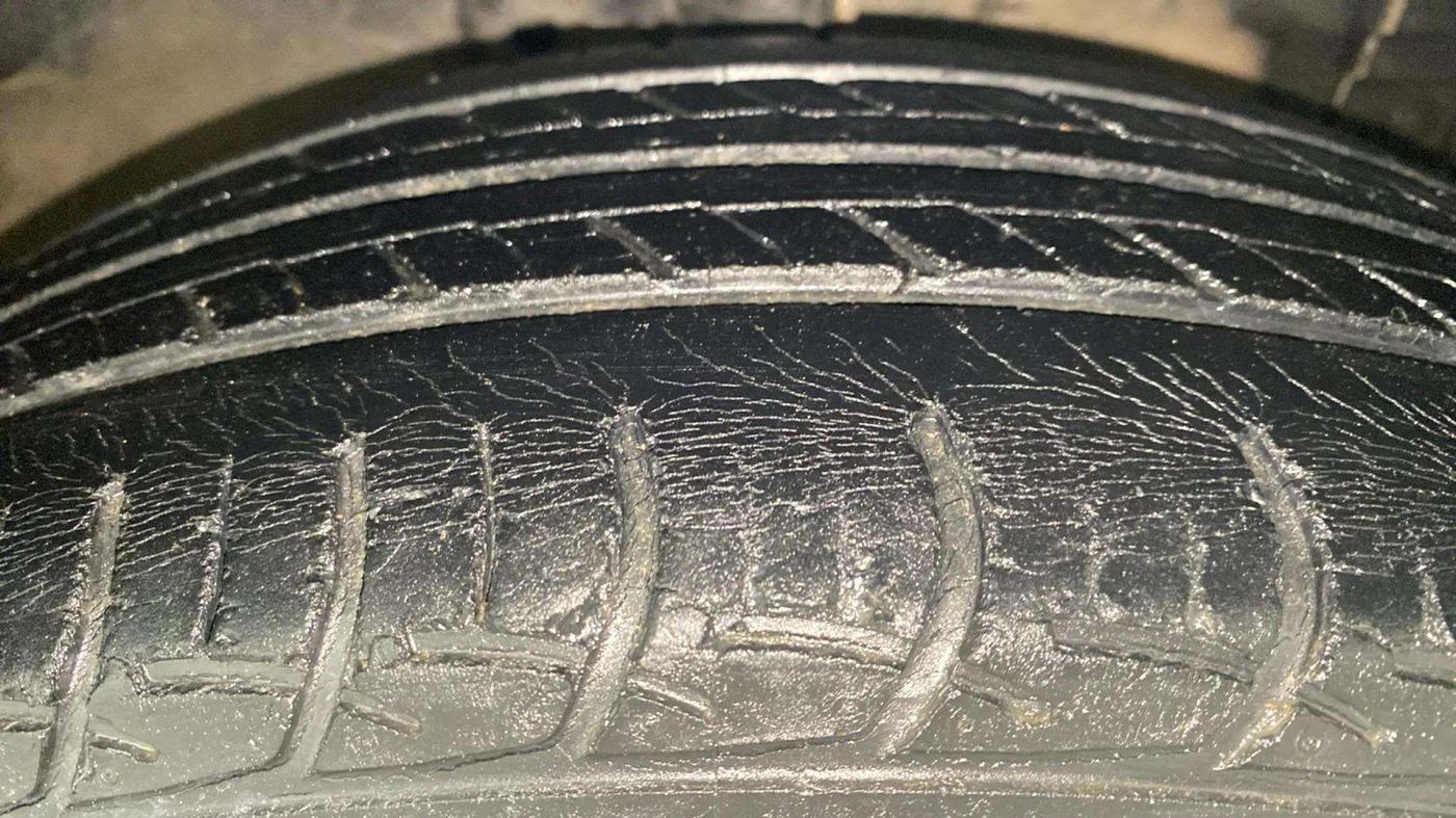 2013 Maruti Ertiga VXI, Petrol, Manual, 57,135 km, Right Front Tyre Tread
