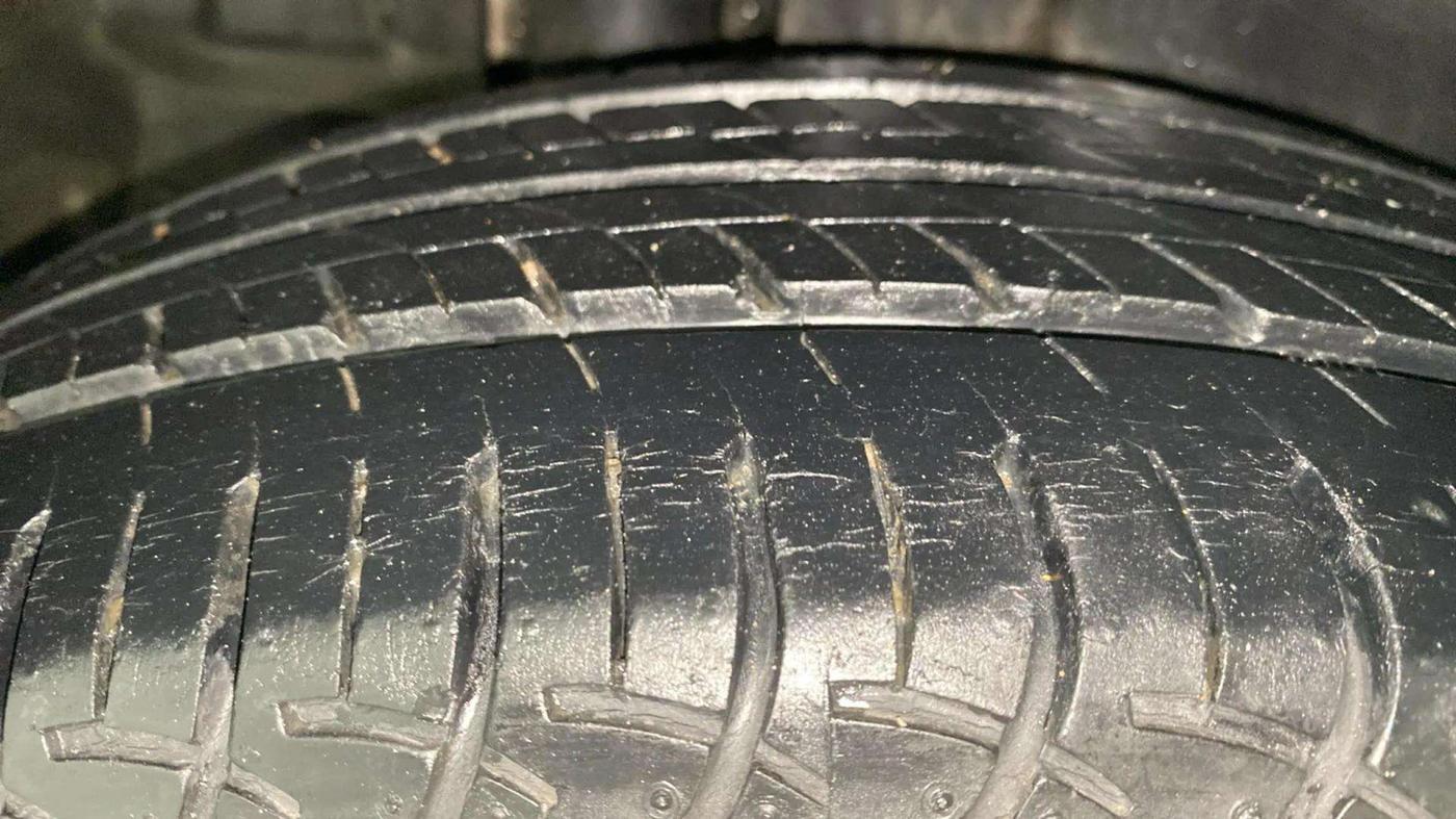 2013 Maruti Ertiga VXI, Petrol, Manual, 57,135 km, Right Rear Tyre Tread