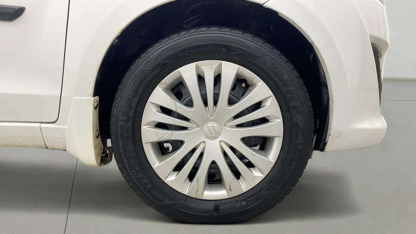 2013 Maruti Ertiga VXI, Petrol, Manual, 57,135 km, Right Front Wheel