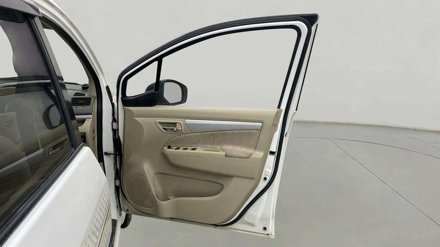 2013 Maruti Ertiga VXI, Petrol, Manual, 57,135 km, RHS Front Door