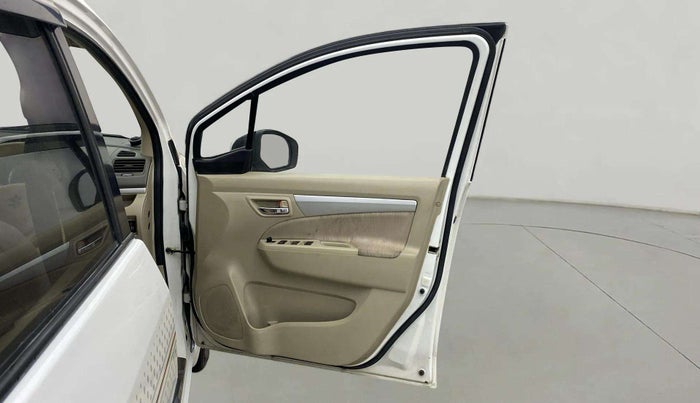 2013 Maruti Ertiga VXI, Petrol, Manual, 57,086 km, RHS Front Door