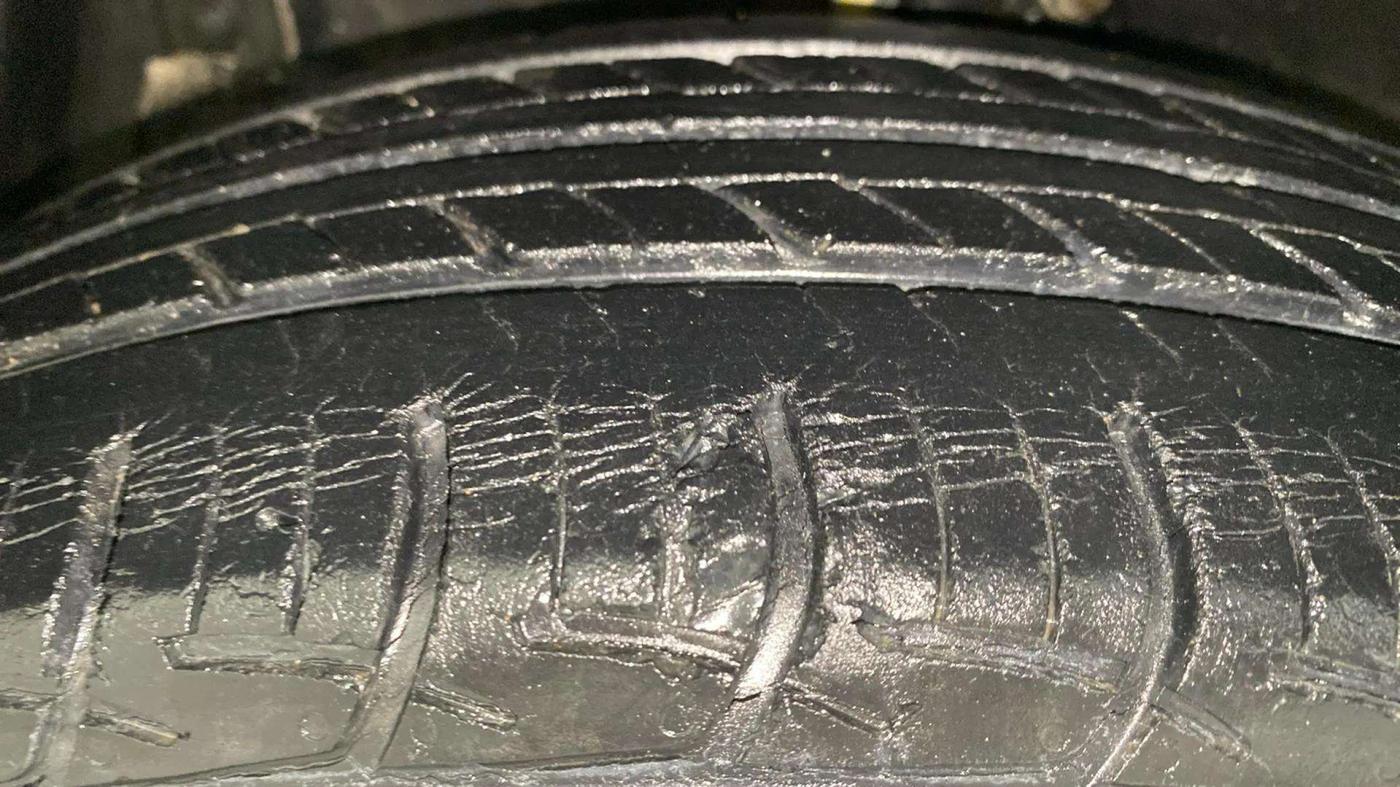 2013 Maruti Ertiga VXI, Petrol, Manual, 57,135 km, Left Front Tyre Tread