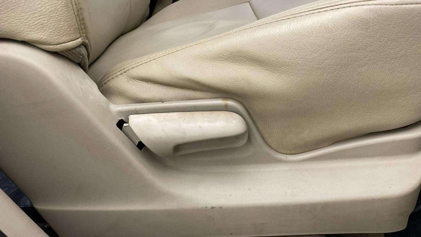 2013 Maruti Ertiga VXI, Petrol, Manual, 57,135 km, Driver Side Adjustment Panel