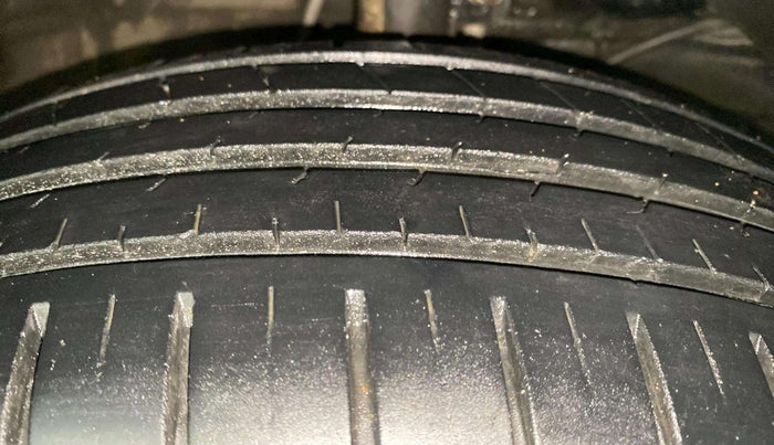 2022 Toyota Glanza S, Petrol, Manual, 69,218 km, Right Front Tyre Tread
